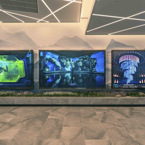bus lobby giant multivision (三块不同时播放)